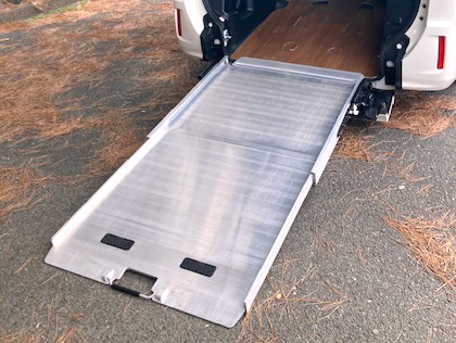 ホンダ N-BOX 車いすスロープ仕様（定員4名）